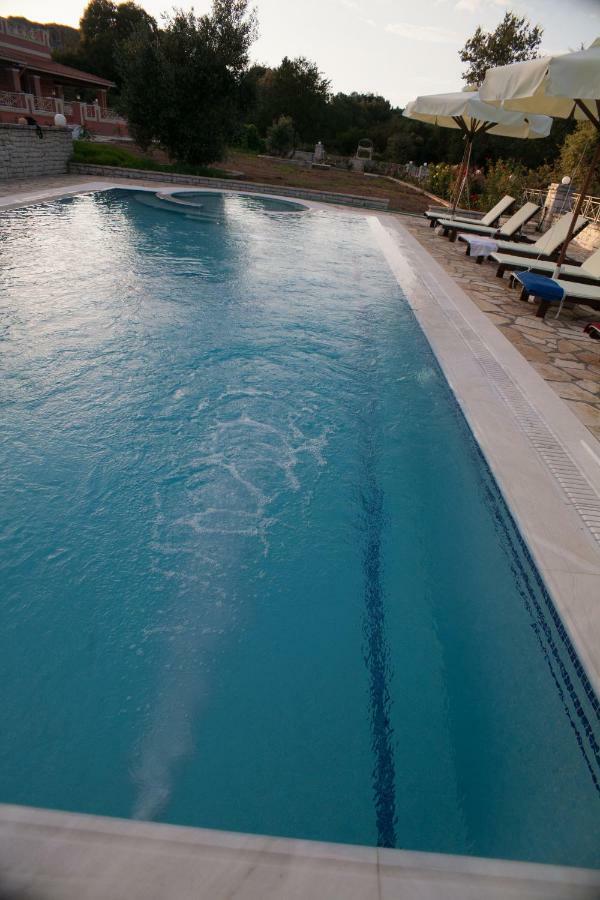 Epavlis Nadine Corfu Gouvia Exterior foto
