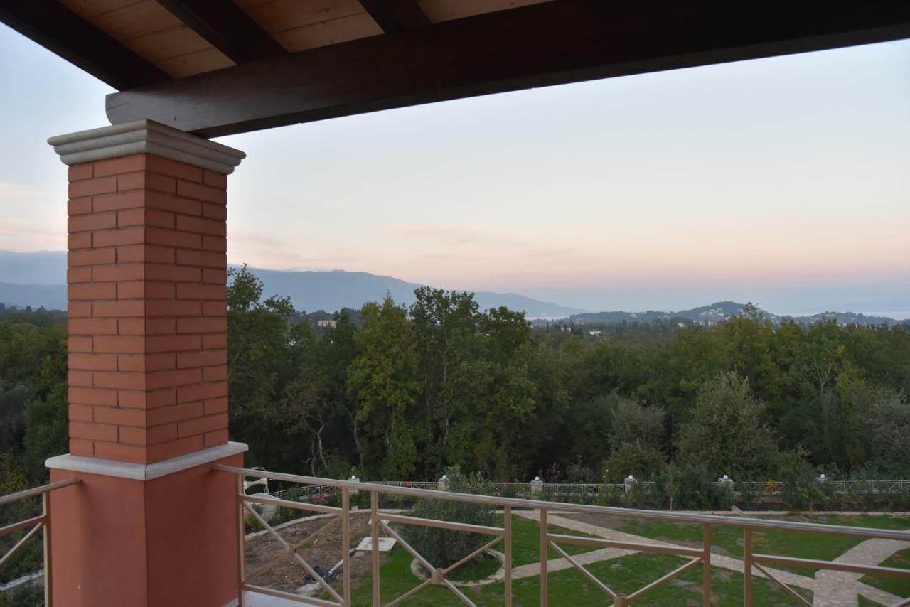 Epavlis Nadine Corfu Gouvia Exterior foto